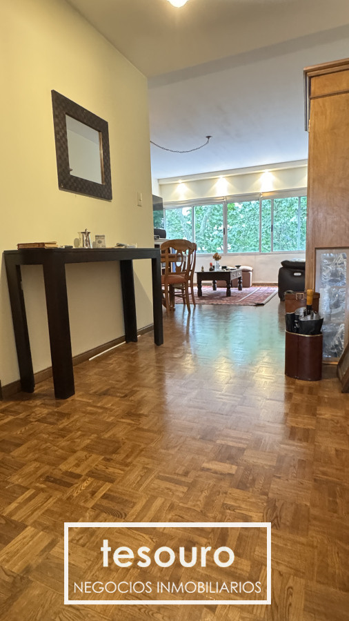 Apartamento ID.4250 - Alquiler Apartamento de 2 dormitorios y garaje en Pocitos