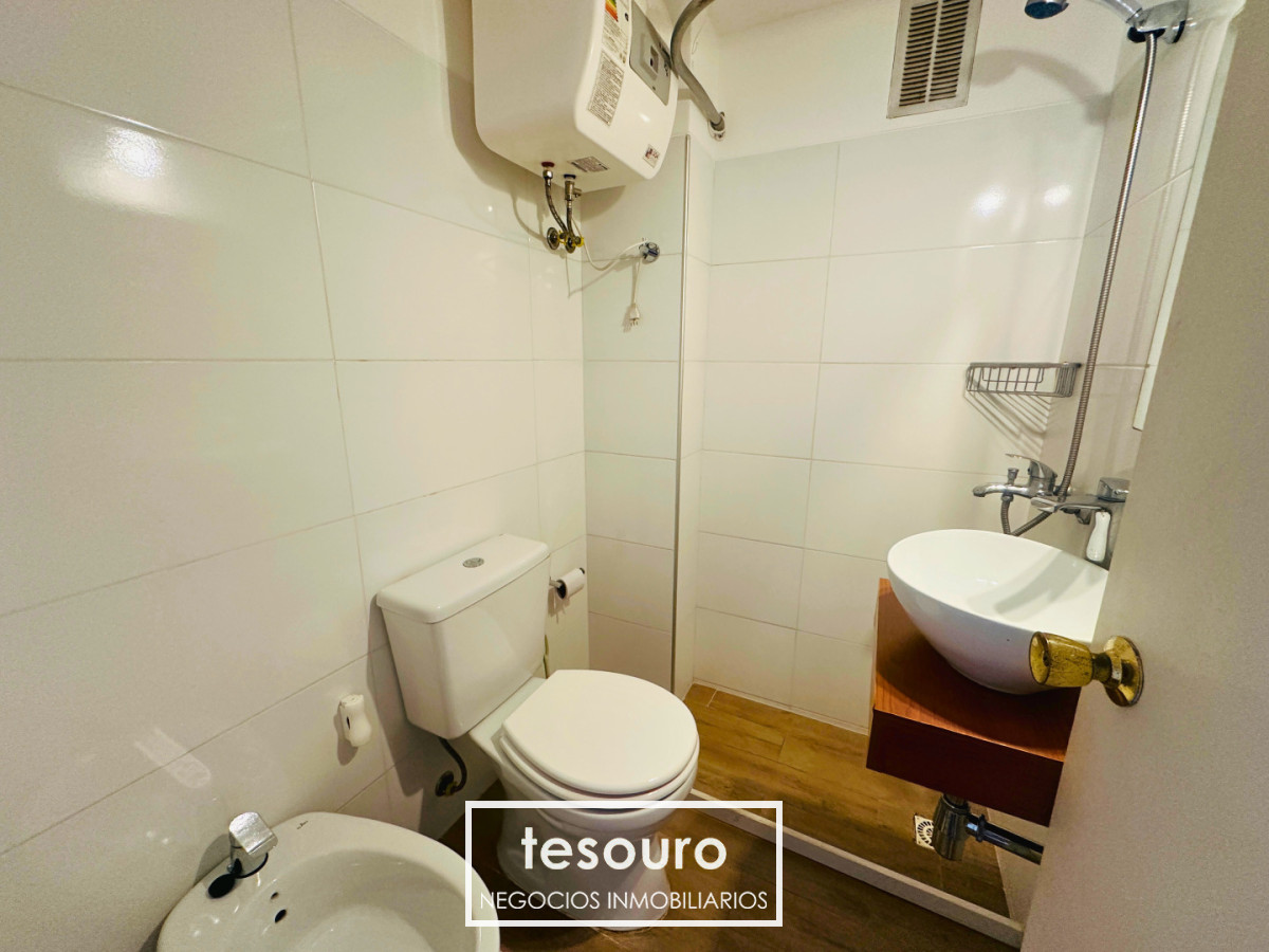 Apartamento ID.5436 - MONOAMBIENTE AL FRENTE EN POCITOS