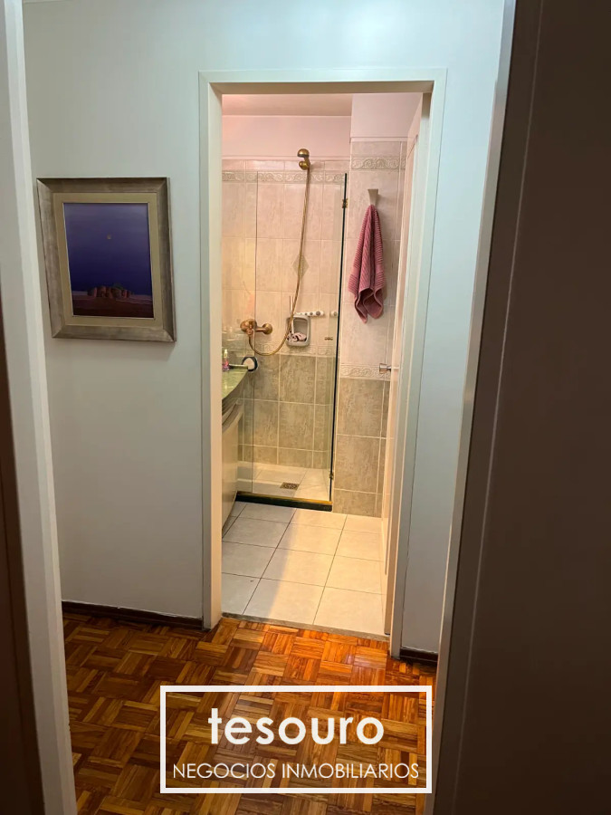 Apartamento ID.4653 - VENTA APARTAMENTO DE 3 DORMITORIOS EN POCITOS PRÓXIMO A LA RAMBLA