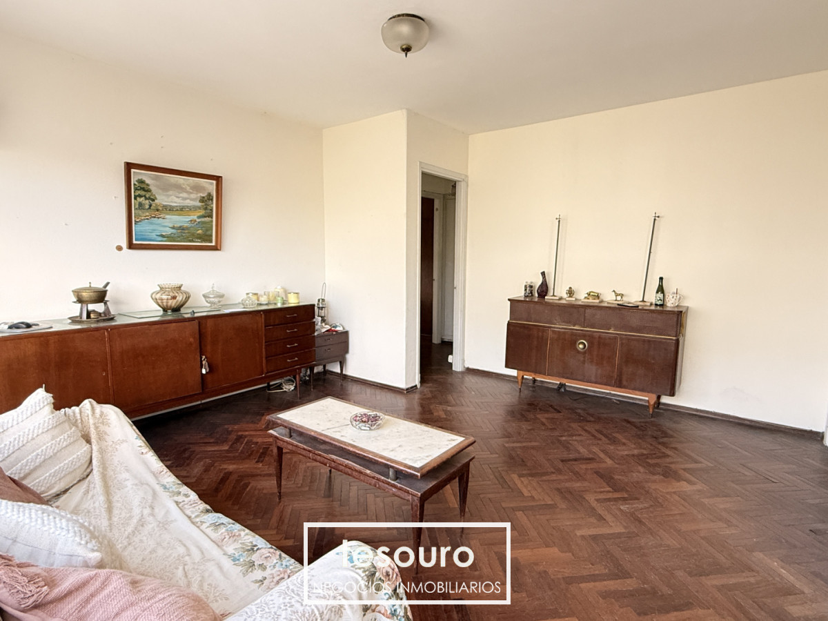 Apartamento ID.5449 - Venta de apartamento de 2 dormitorios en Palermo.