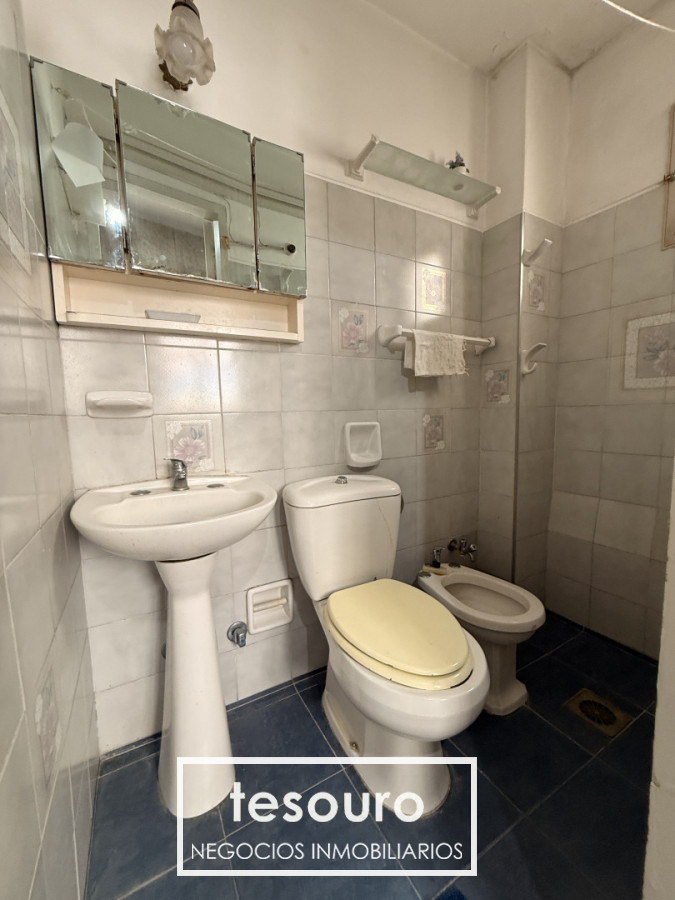 Apartamento ID.5450 - Venta de apartamento 2 dormitorios y servicio en Pocitos