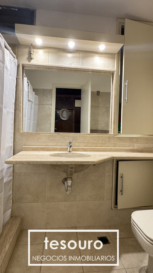 Apartamento ID.4250 - Alquiler Apartamento de 2 dormitorios y garaje en Pocitos