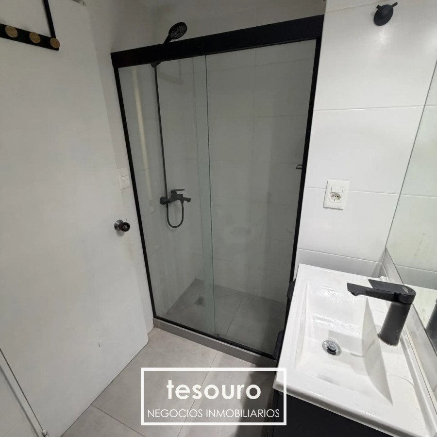 Apartamento ID.5425 - ALQUILER APARTAMENTO MONOAMBIENTE EN POCITOS FRENTE A LA RAMBLA