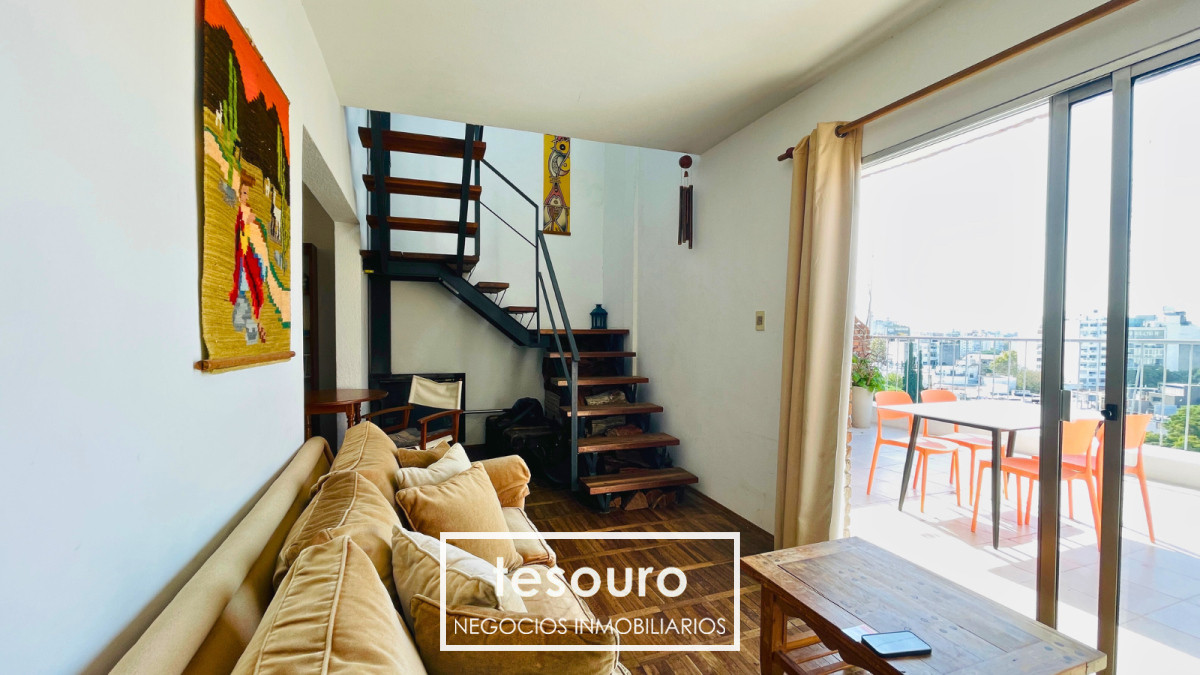 Apartamento ID.4824 - ALQUILER PENTHOUSE DUPLEX DE 3 DORMITORIOS EN POCITOS CON GRAN TERRAZA Y VISTA A LA CIUDAD