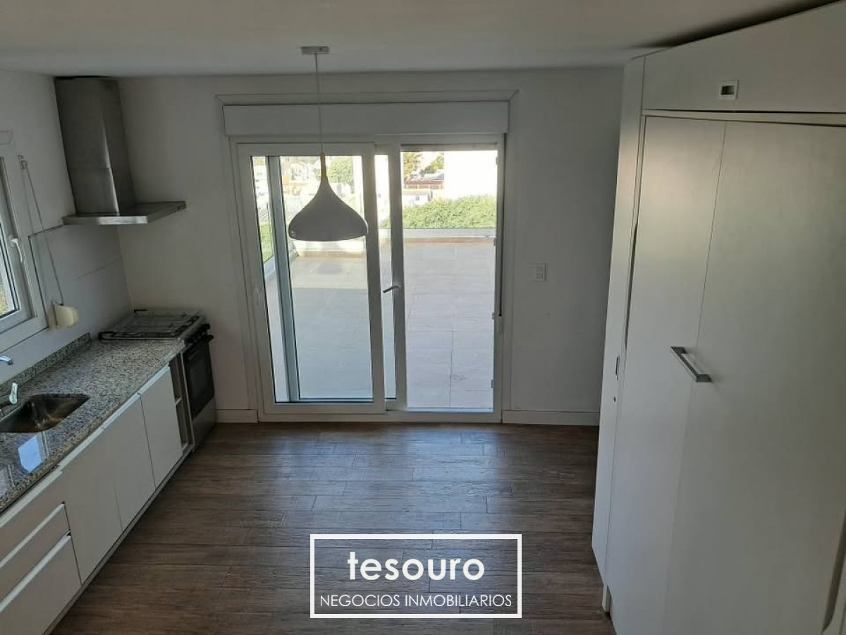 Apartamento ID.5487 - ALQUILER MONOAMBIENTE CON GRAN TERRAZA EN PUNTA CARRETAS