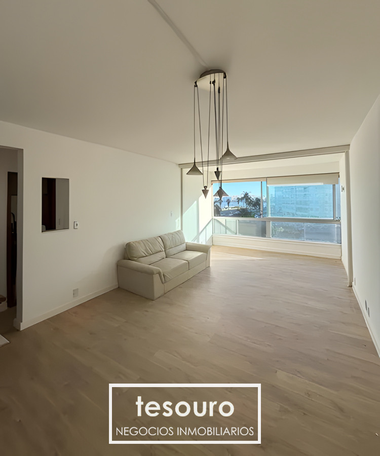 Apartamento ID.4854 - ALQUILER APARTAMENTO DE 2 DORMITORIOS EN PUERTO BUCEO EDIFICIO PANAMERICANO