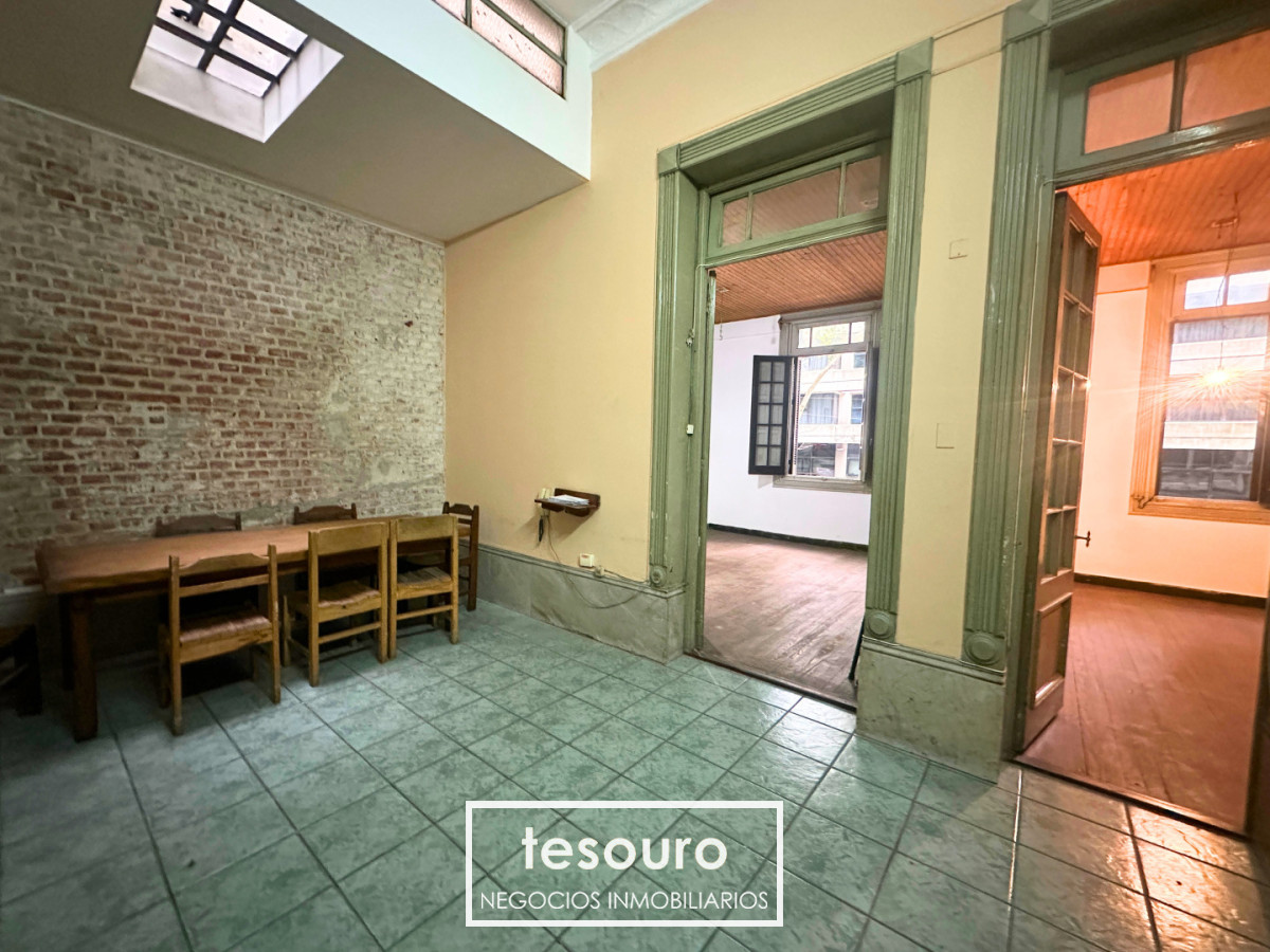 Apartamento ID.5476 - VENTA APARTAMENTO DE 4 DORMITORIOS EN CENTRO