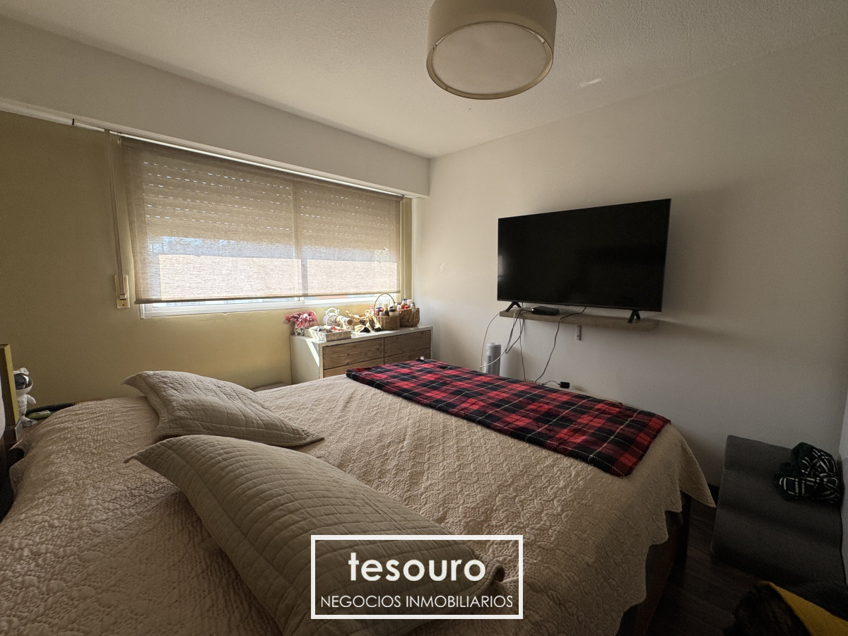 Apartamento ID.4702 - Venta de apartamento 2 dormitorios y gje en Pocitos.