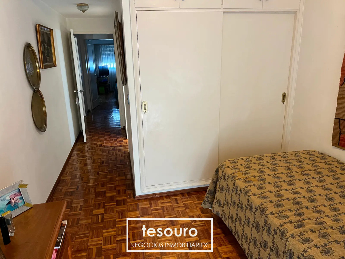 Apartamento ID.4653 - VENTA APARTAMENTO DE 3 DORMITORIOS EN POCITOS PRÓXIMO A LA RAMBLA