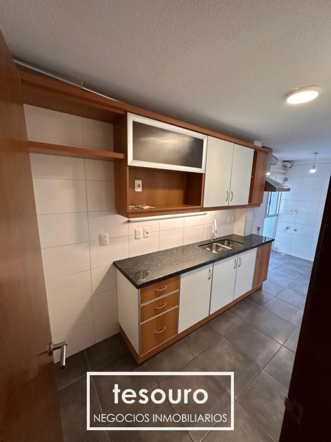 Apartamento ID.5405 - ALQUILER APARTAMENTO DE 2 DORMITORIOS CON GARAGE EN VILLA BIARRITZ