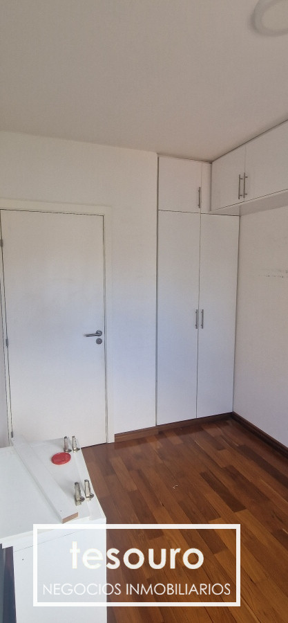 Apartamento ID.3893 - Alquiler Apartamento 3 Dormitorios y Servicio en Pocitos
