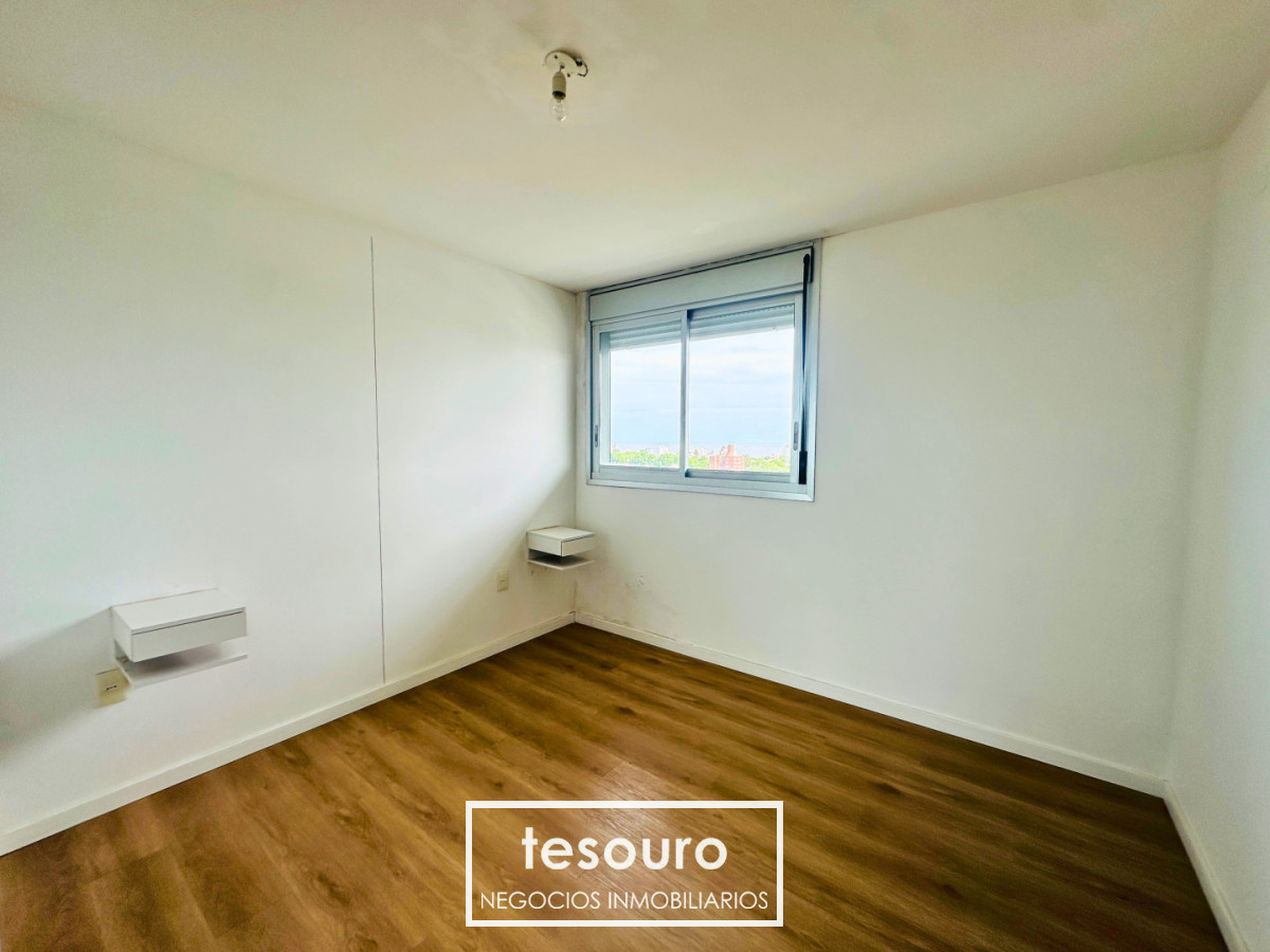 Apartamento ID.2892 - Alquiler Penthouse 2 Dormitorios y Garaje en Malvin