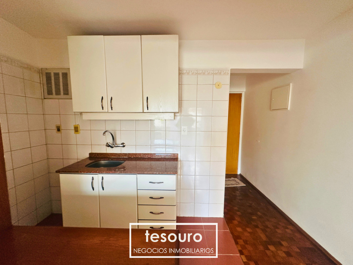 Apartamento ID.5436 - MONOAMBIENTE AL FRENTE EN POCITOS