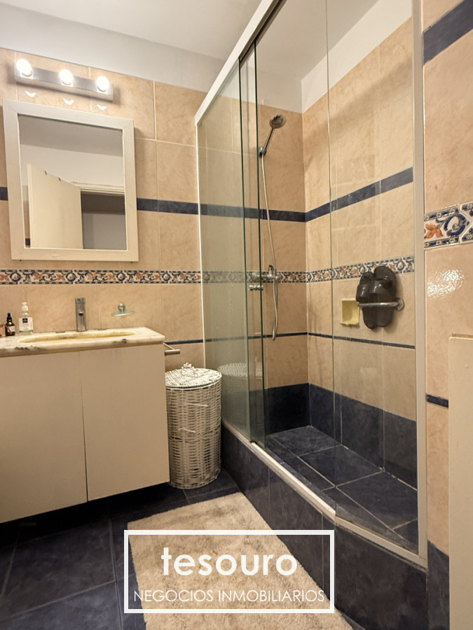 Apartamento ID.5447 - Venta de apartamento de 3 dormitorios y servicio en pocitos