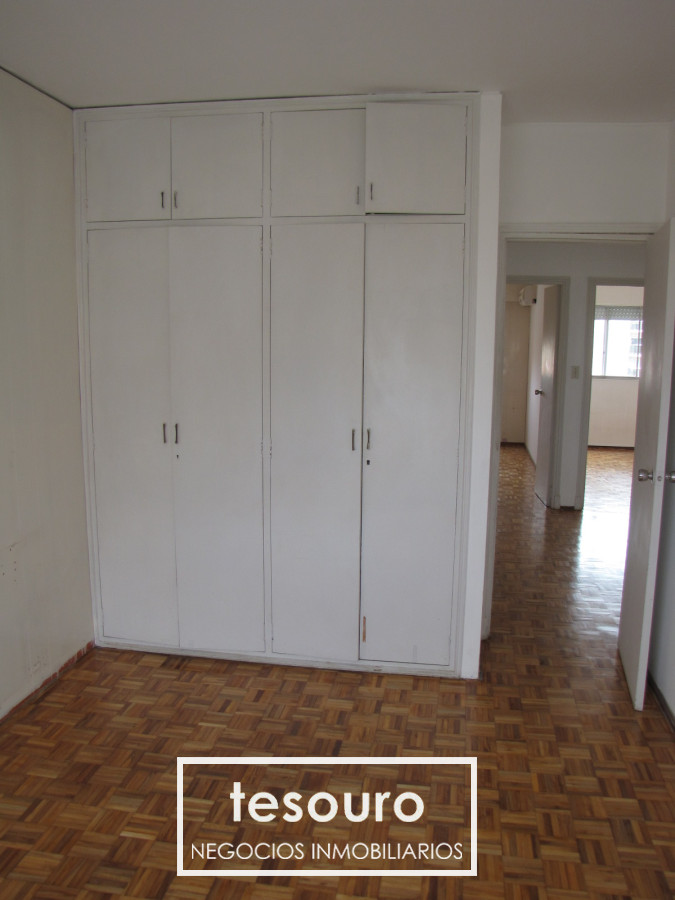 Apartamento ID.4648 - Alquiler Apartamento 3 dormitorios y servicio en Punta Carretas