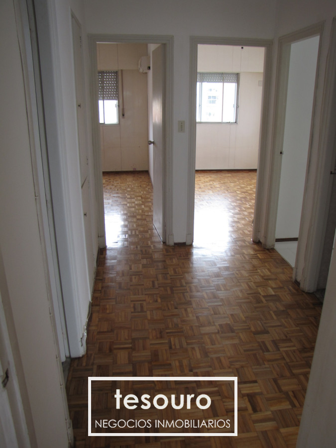 Apartamento ID.4648 - Alquiler Apartamento 3 dormitorios y servicio en Punta Carretas