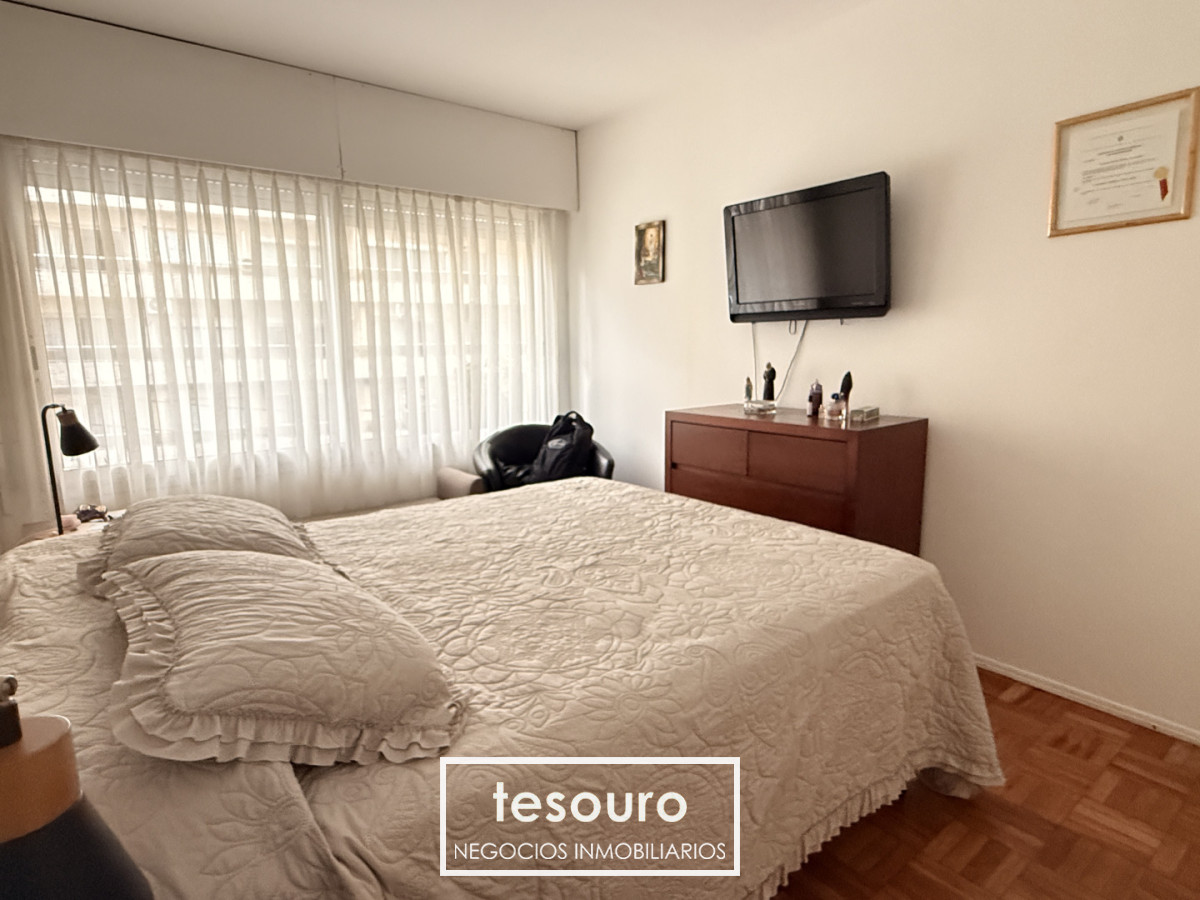 Apartamento ID.5447 - Venta de apartamento de 3 dormitorios y servicio en pocitos