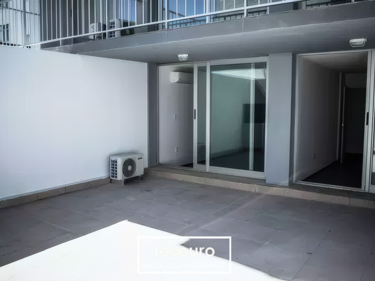 Apartamento ID.4609 - ALQUILER APARTAMENTO DE 1 DORMITORIO EN POCITOS CON GRAN PATIO