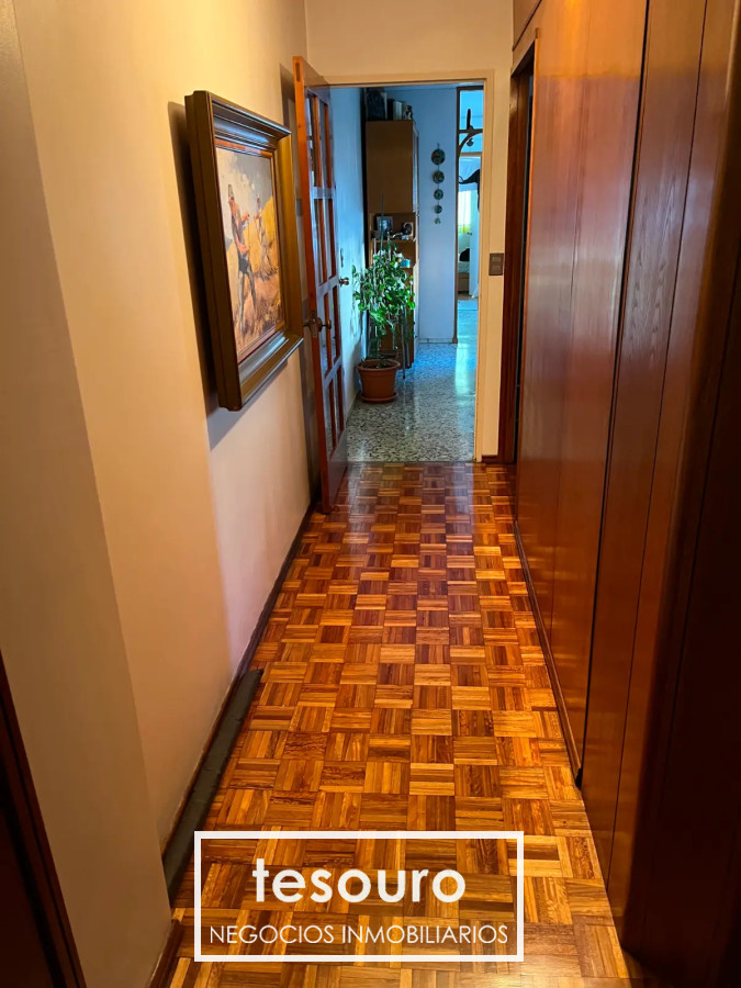 Apartamento ID.4653 - VENTA APARTAMENTO DE 3 DORMITORIOS EN POCITOS PRÓXIMO A LA RAMBLA