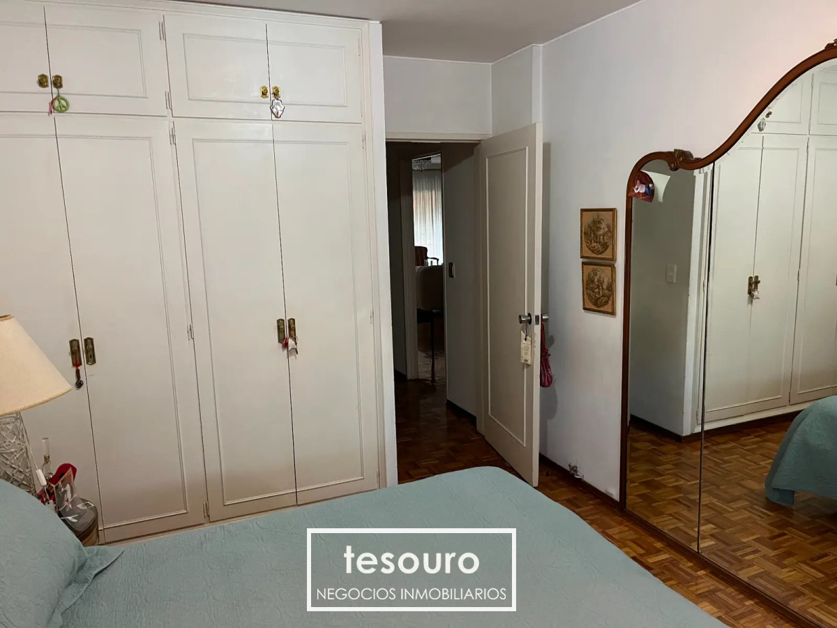Apartamento ID.4653 - VENTA APARTAMENTO DE 3 DORMITORIOS EN POCITOS PRÓXIMO A LA RAMBLA