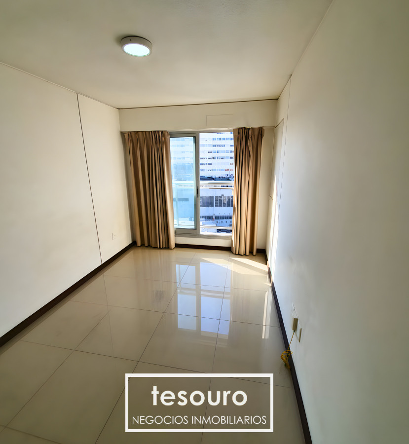 Apartamento ID.4855 - VENTA MONOAMBIENTE EN CORDÓN SOBRE AV. 18 DE JULIO