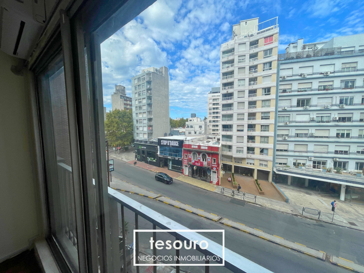 Apartamento ID.4667 - VENTA APARTAMENTO DE 2 DORMITORIOS EN PARQUE RODÓ