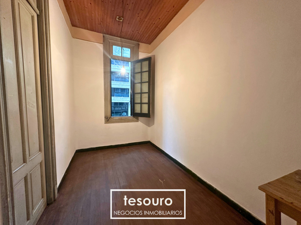 Apartamento ID.5476 - VENTA APARTAMENTO DE 4 DORMITORIOS EN CENTRO