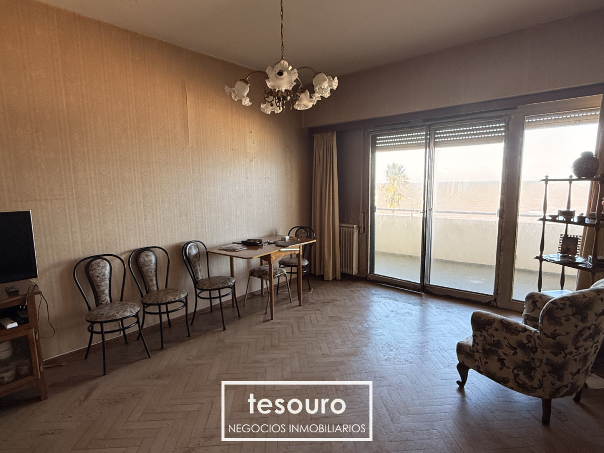 Apartamento ID.5450 - Venta de apartamento 2 dormitorios y servicio en Pocitos