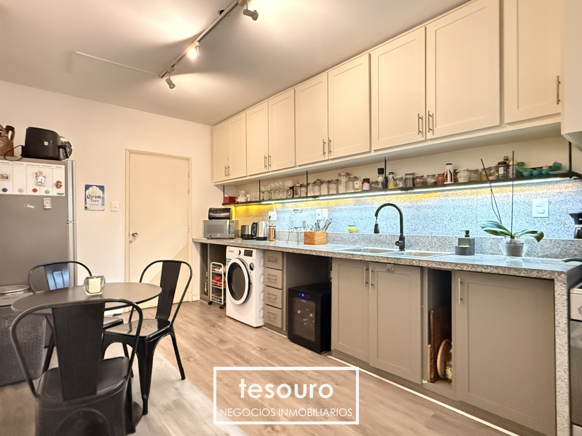 Apartamento ID.5447 - Venta de apartamento de 3 dormitorios y servicio en pocitos