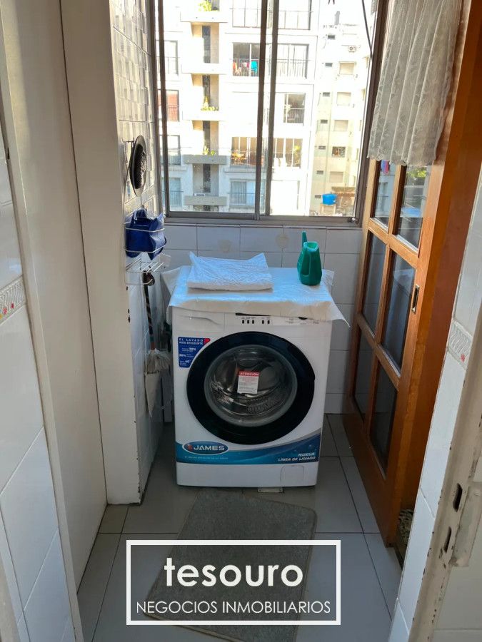 Apartamento ID.4653 - VENTA APARTAMENTO DE 3 DORMITORIOS EN POCITOS PRÓXIMO A LA RAMBLA