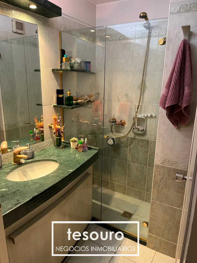 Apartamento ID.4653 - VENTA APARTAMENTO DE 3 DORMITORIOS EN POCITOS PRÓXIMO A LA RAMBLA