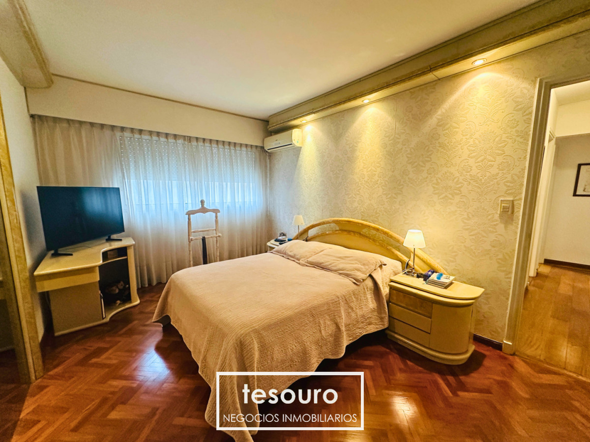 Apartamento ID.5681 - ALQUILER APARTAMENTO DE 3 DORMITORIOS Y SERVICIO EN POCITOS