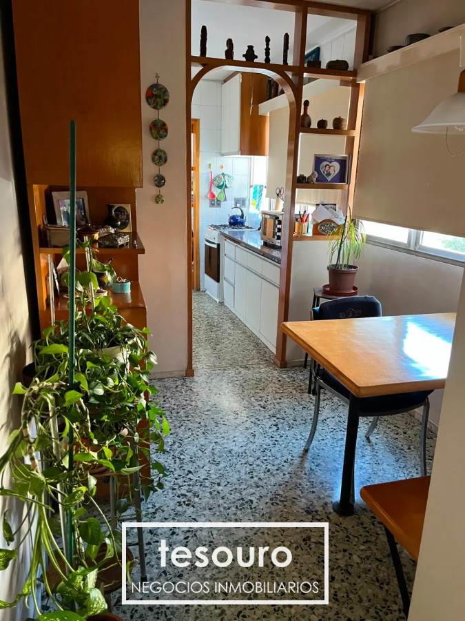 Apartamento ID.4653 - VENTA APARTAMENTO DE 3 DORMITORIOS EN POCITOS PRÓXIMO A LA RAMBLA
