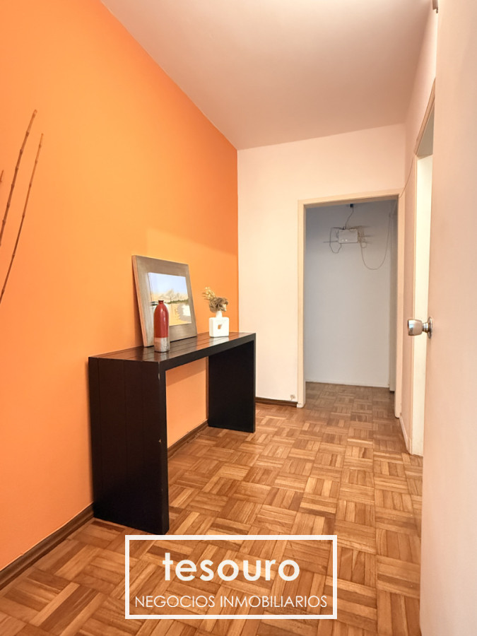 Apartamento ID.5447 - Venta de apartamento de 3 dormitorios y servicio en pocitos