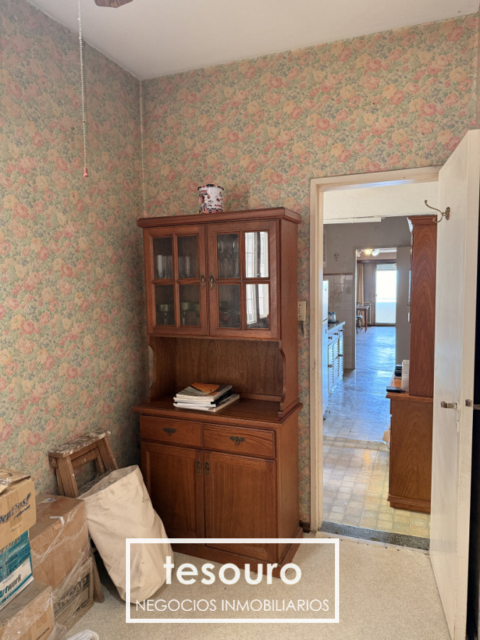 Apartamento ID.5450 - Venta de apartamento 2 dormitorios y servicio en Pocitos