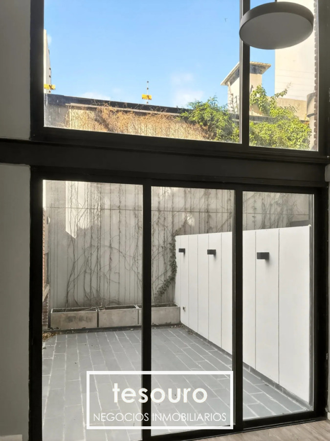 Apartamento ID.5508 - ALQUILER APARTAMENTO LOFT DE 1 DORMITORIO CON PATIO Y PARRILLERO EN PUNTA CARRETAS