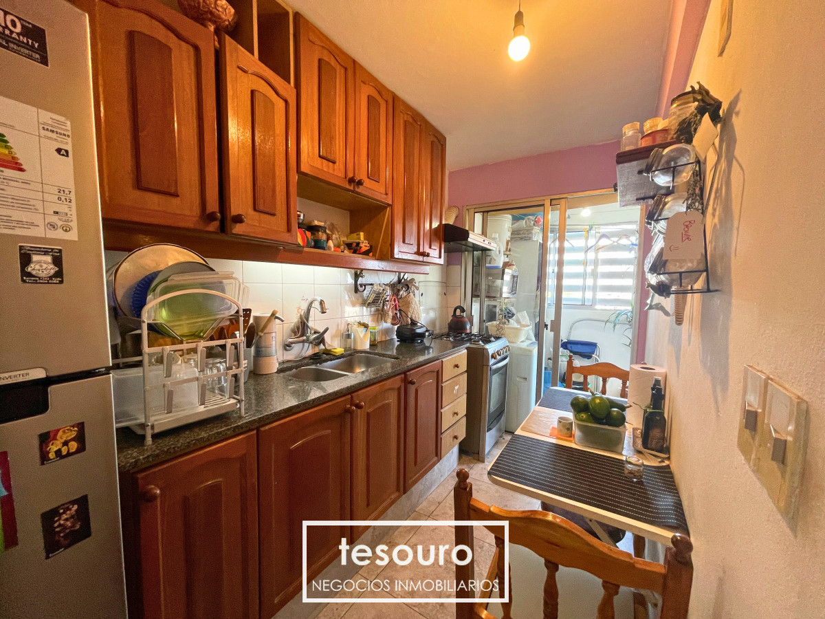 Apartamento ID.4666 - VENTA APARTAMENTO DE 2 DORMITORIOS EN CENTRO CON VISTA AL MAR