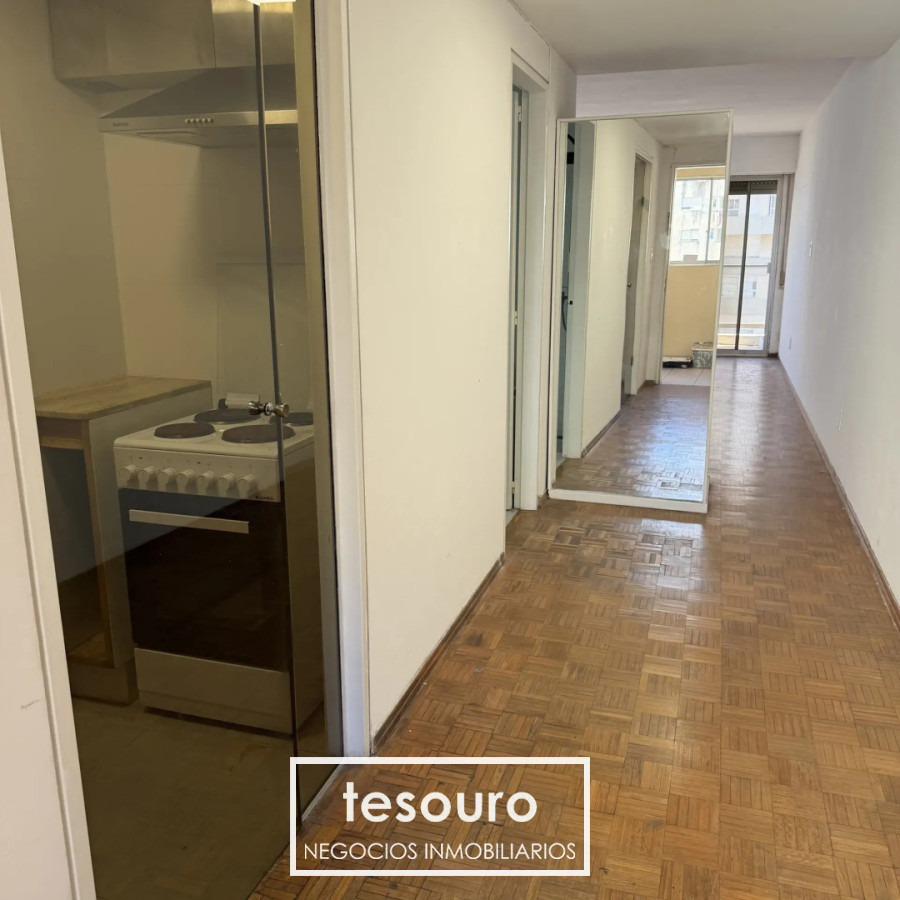 Apartamento ID.5425 - ALQUILER APARTAMENTO MONOAMBIENTE EN POCITOS FRENTE A LA RAMBLA