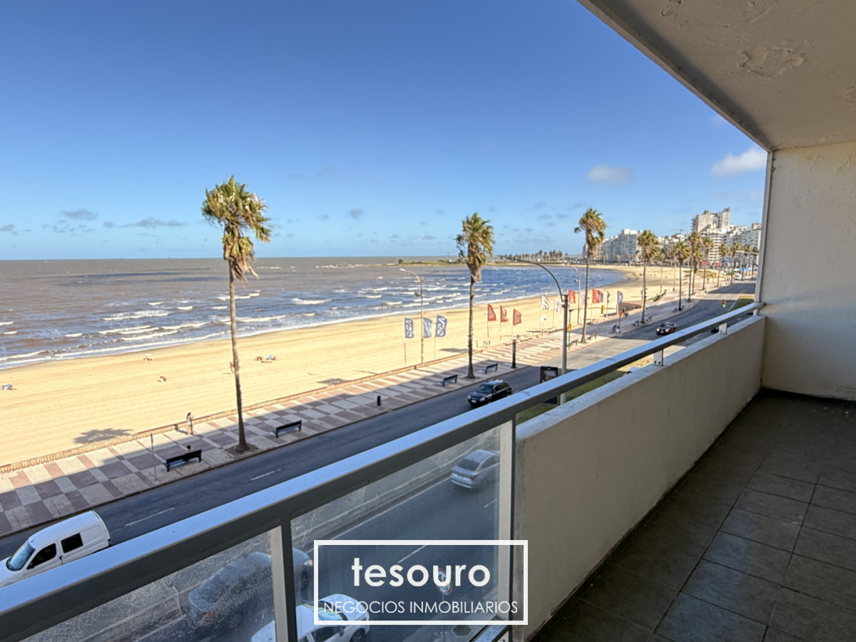 Apartamento ID.5450 - Venta de apartamento 2 dormitorios y servicio en Pocitos