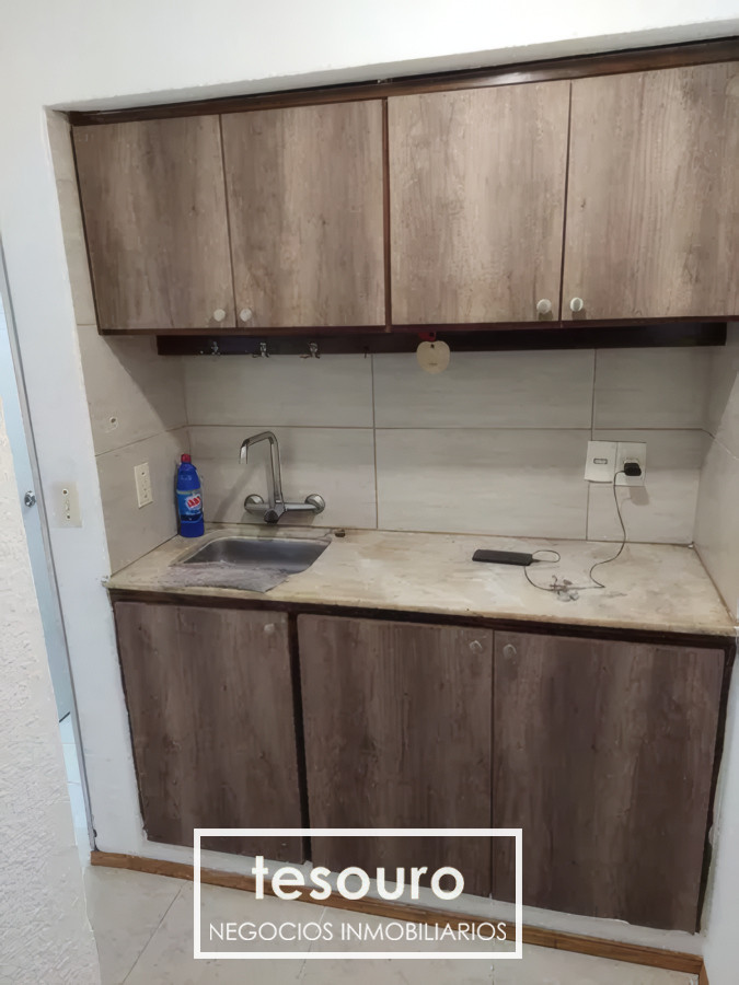 Apartamento ID.4829 - VENTA MONOAMBIENTE EN CORDÓN SOBRE 18 DE JULIO CON RENTA