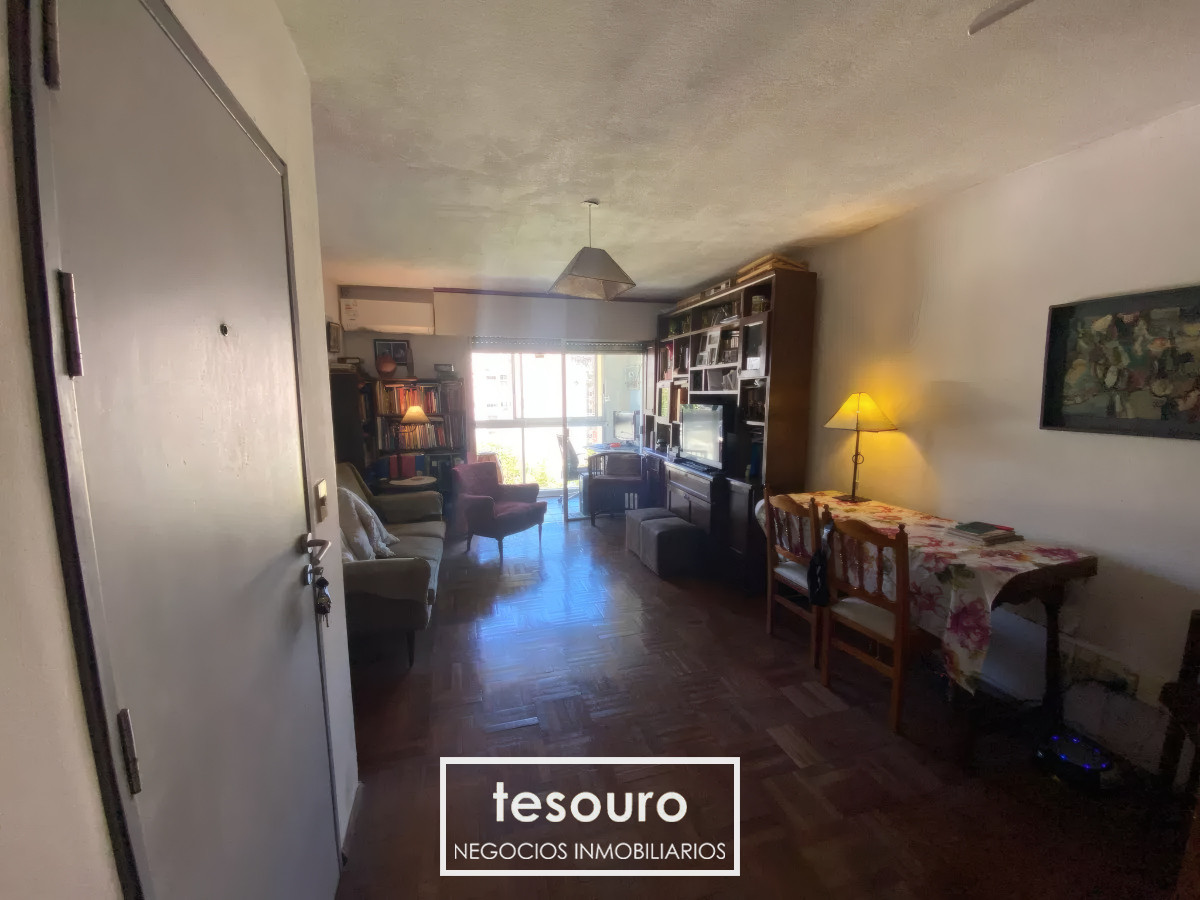 Apartamento ID.4666 - VENTA APARTAMENTO DE 2 DORMITORIOS EN CENTRO CON VISTA AL MAR