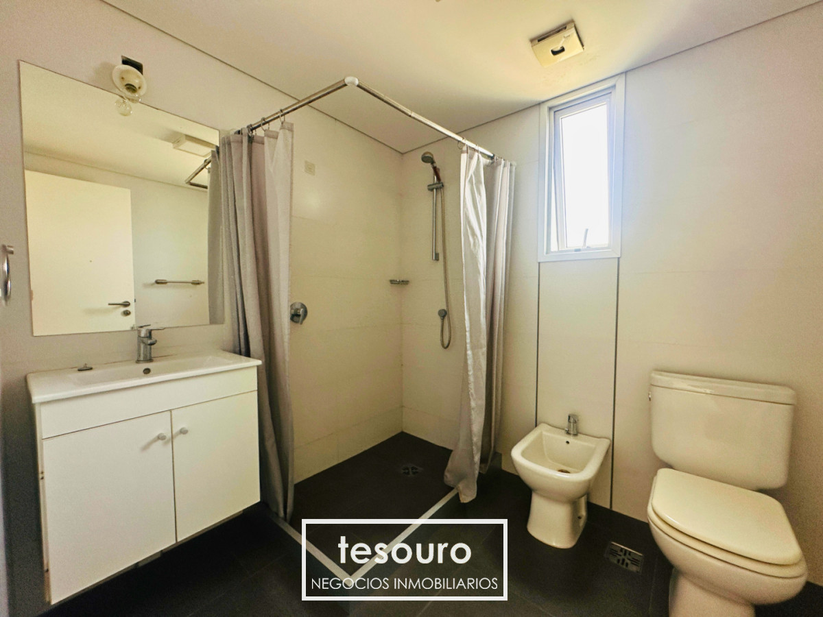 Apartamento ID.2892 - Alquiler Penthouse 2 Dormitorios y Garaje en Malvin