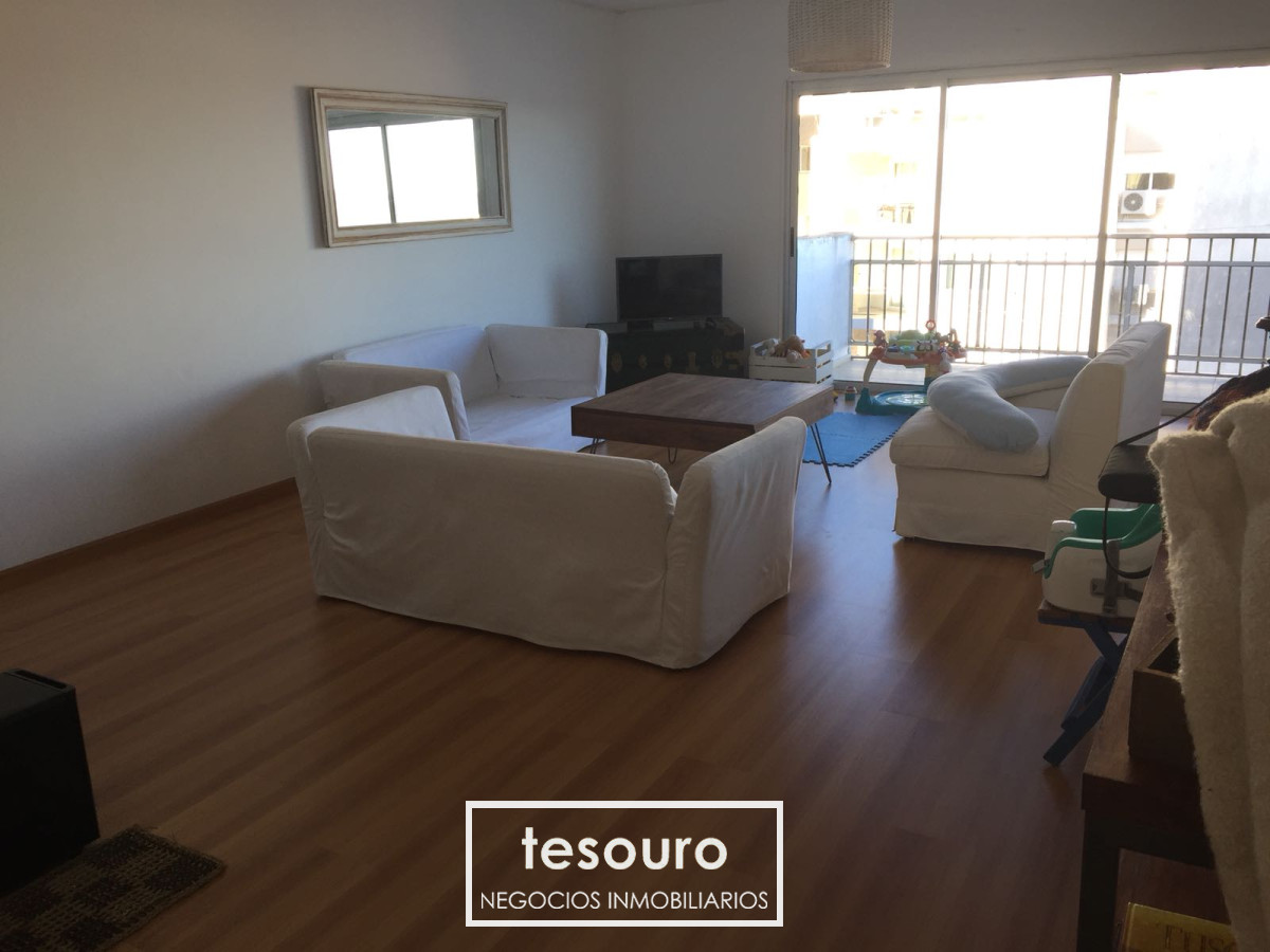 Apartamento ID.4648 - Alquiler Apartamento 3 dormitorios y servicio en Punta Carretas