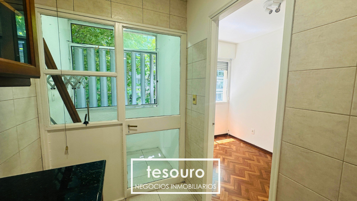 Apartamento ID.5266 - VENTA APARTAMENTO DE 3 DORMITORIOS Y SERVICIO EN POCITOS