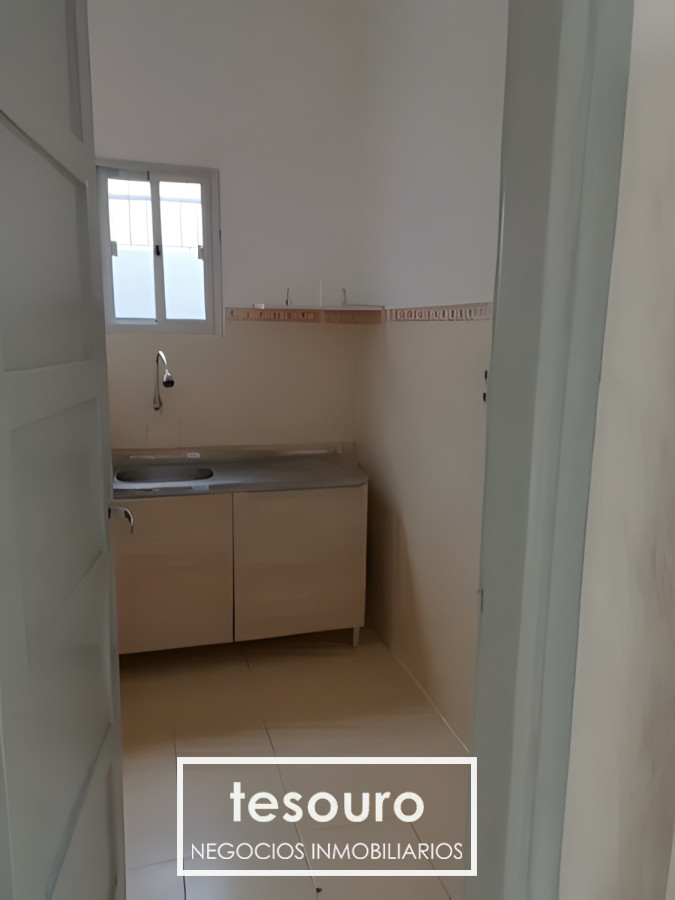 Apartamento ID.4884 - VENTA APARTAMENTO TIPO CASA DE 2 DORMITORIOS EN PARQUE BATLLE