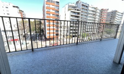 Fina planta de 270m2 sobre Bulevar España