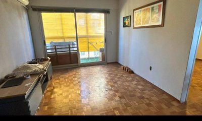 VENTA APARTAMENTO DE 1 DORMITORIO FRENTE A LA RAMBLA DE BARRIO SUR