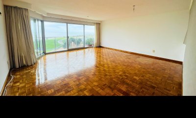VENTA APARTAMENTO DE 4 DORMITORIOS EN RAMBLA PUNTA CARRETAS