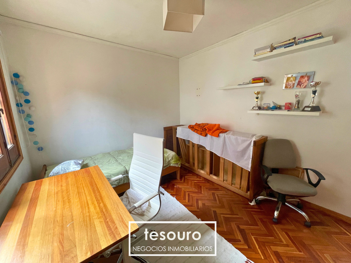 Casa ID.4660 - VENTA CASA DE 4 DORMITORIOS CON PISCINA Y BARBACOA EN MALVÍN
