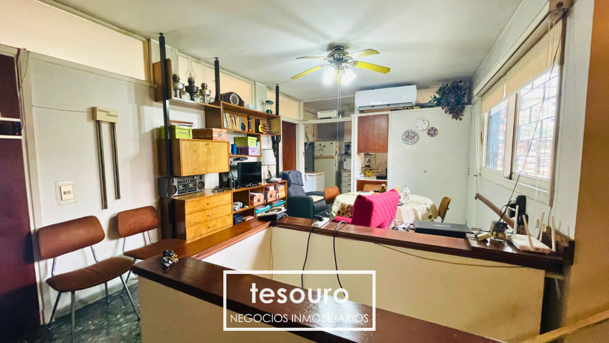 Casa ID.4889 - VENTA CASA DE 4 DORMITORIOS EN JACINTO VERA SOBRE BVAR ARTIGAS